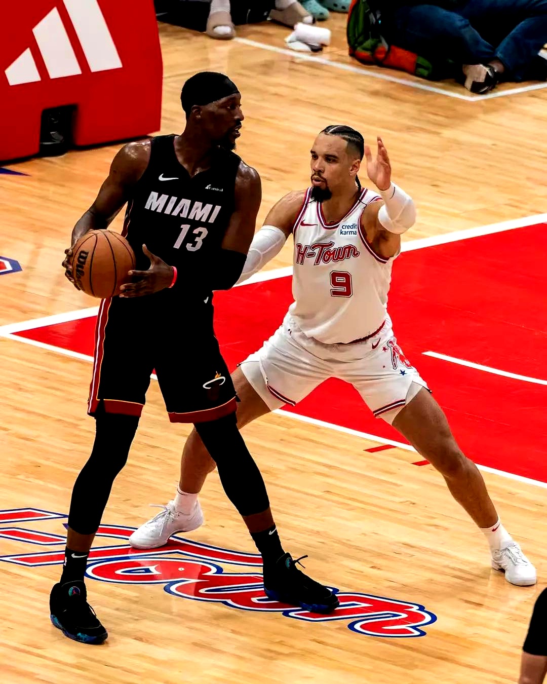 爱游戏APP-吉林队碾压热火，范弗利特状态火热