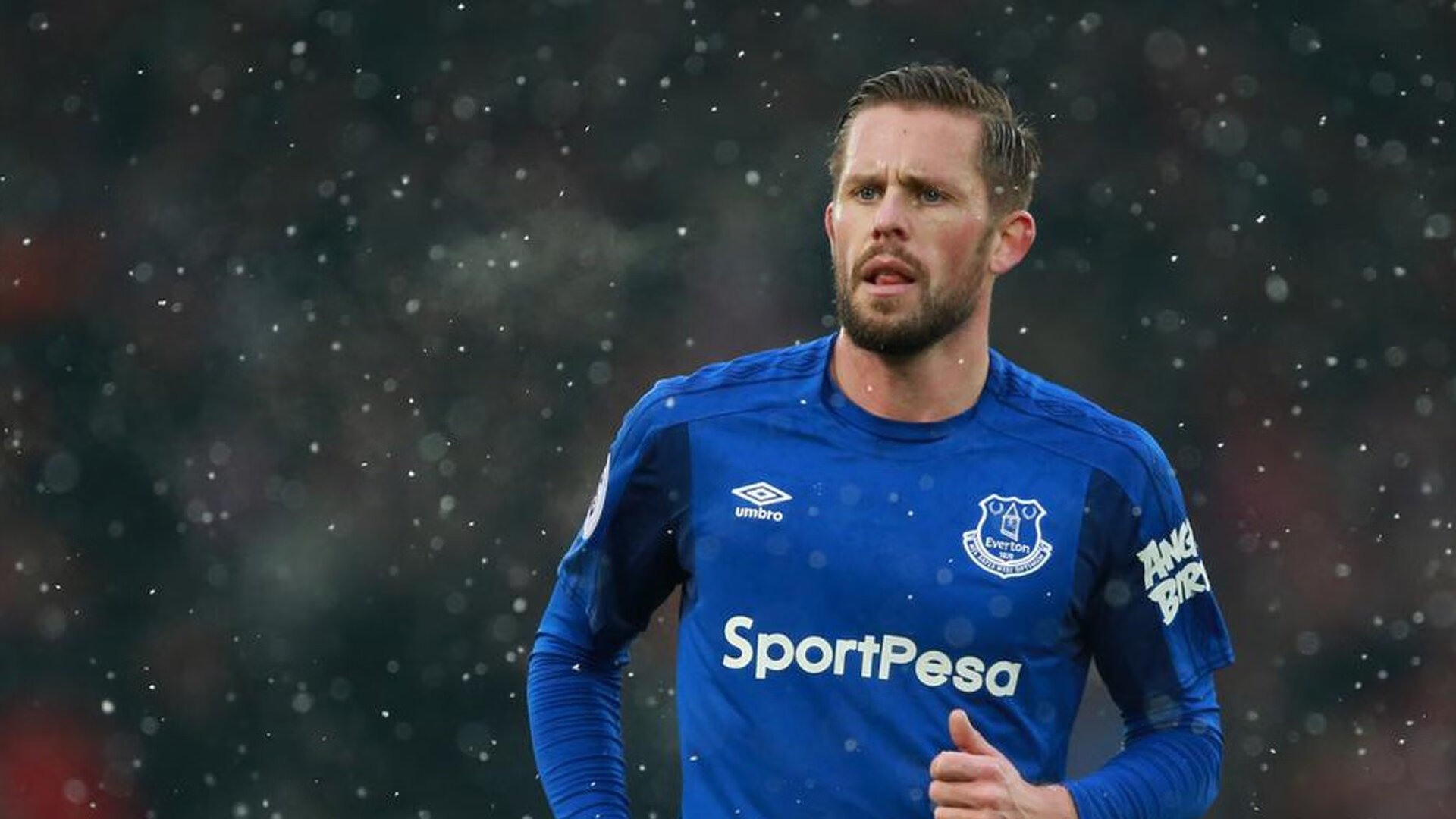 爱游戏-德甲争冠战之夜，巴雷拉主宰比赛走向