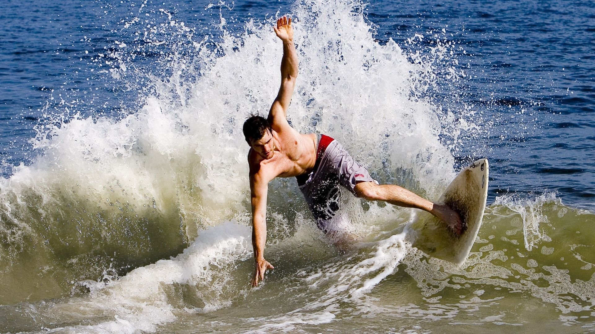 爱游戏2026-战术的囚笼,多特蒙德如何用现代足球的精密齿轮绞杀比利亚雷亚尔的浪漫