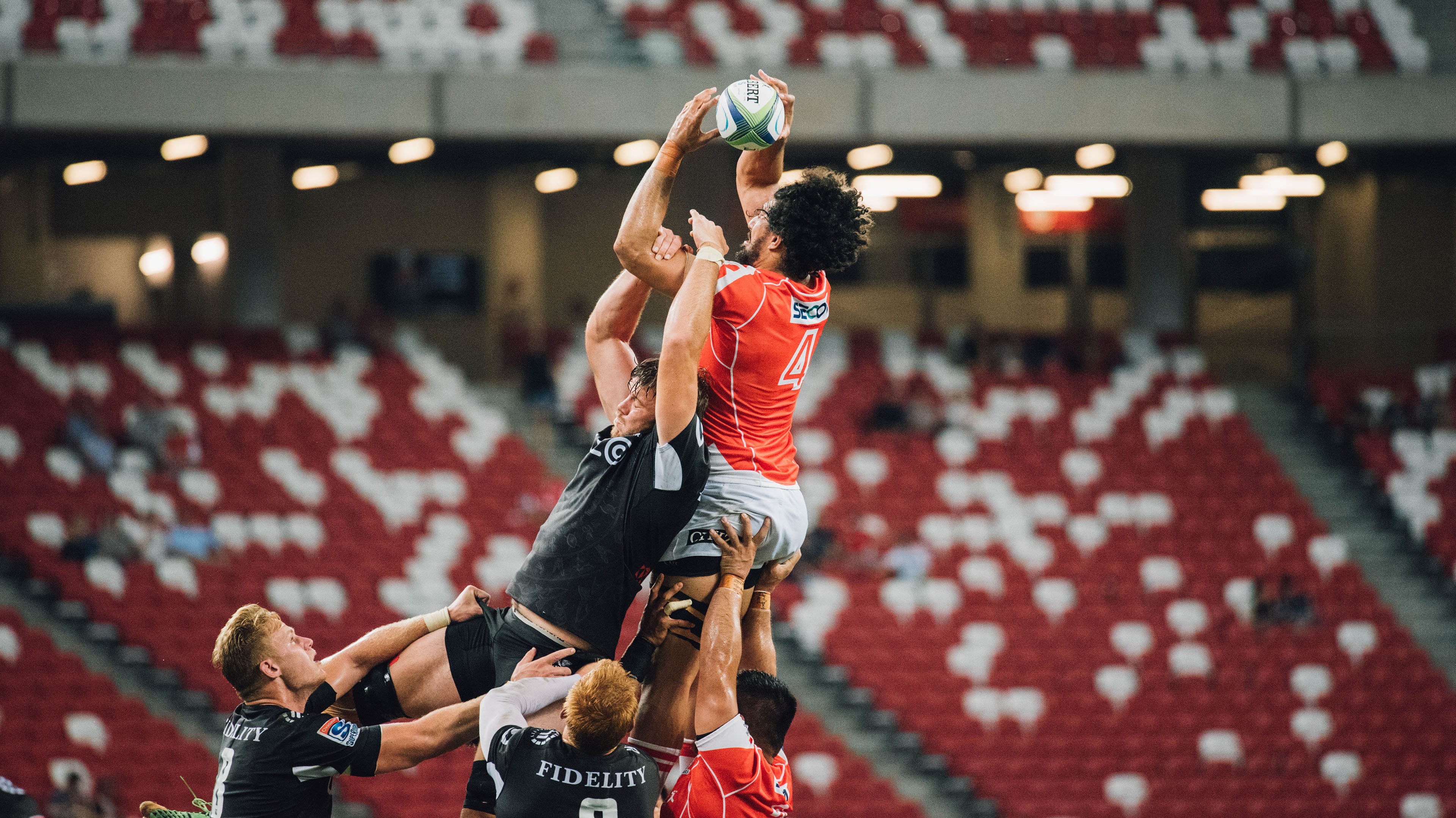 爱游戏-F1街道赛之夜，孙兴慜惊艳四座，当绿茵巨星驶入速度迷宫